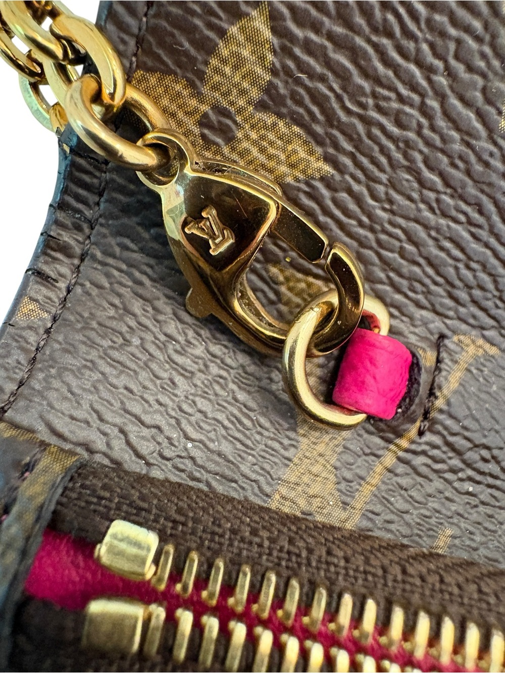 Louis Vuitton Monogram 2018 Limited Edition Holiday Pochette Weekend COA NEW - Picture 5 of 6